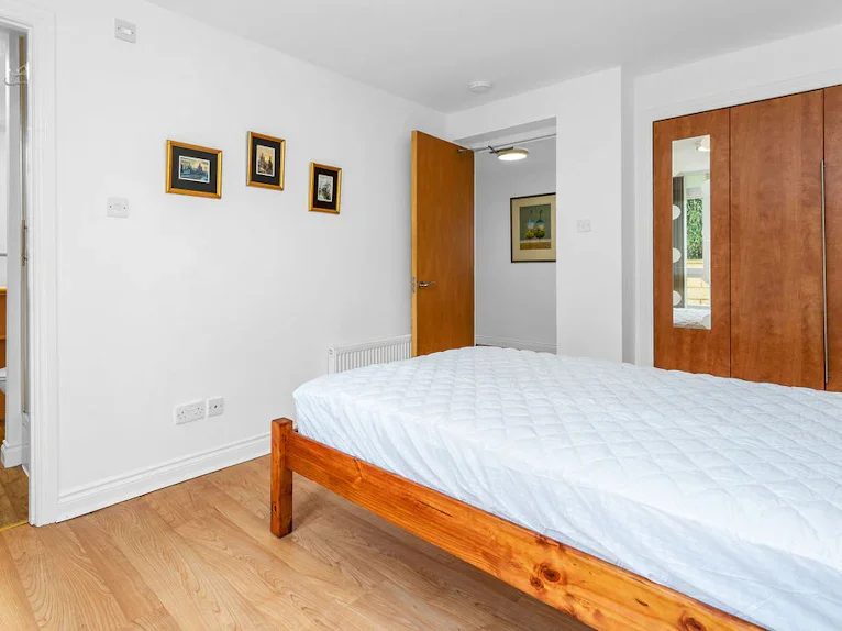 Flat Allanfield Place in City of Edinburgh