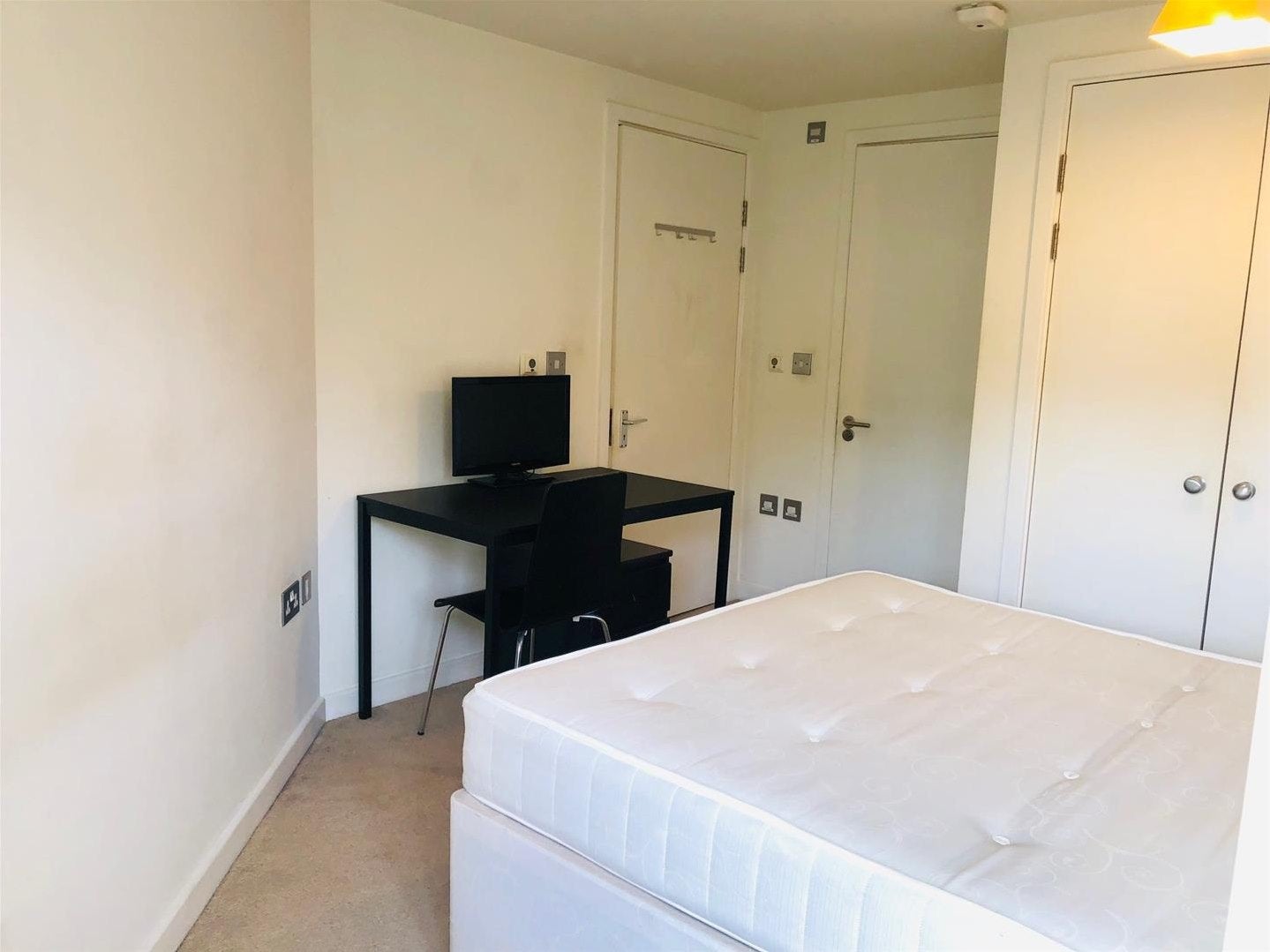 Room Holgate Road in Greater London
