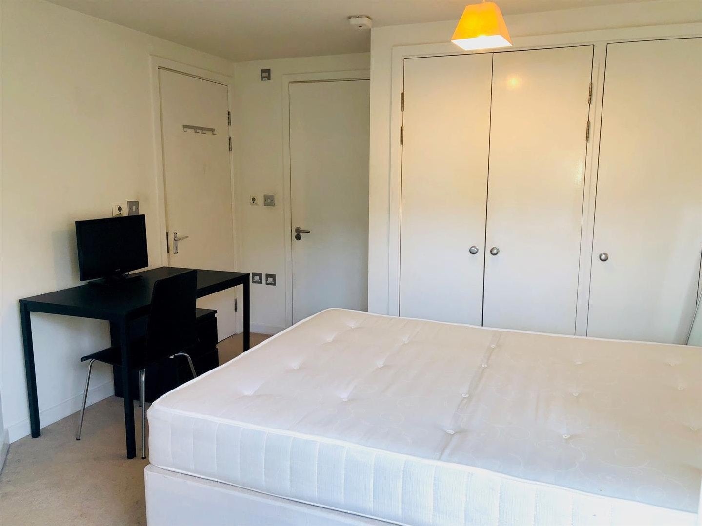 Room Holgate Road in Greater London