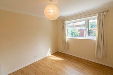 Flat Herne Road in Stevenage