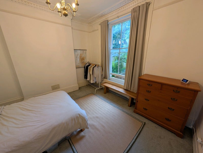 Flat Tudor Road in Greater London