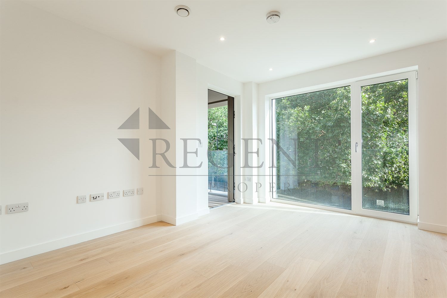 Flat Pentonville Road in Greater London