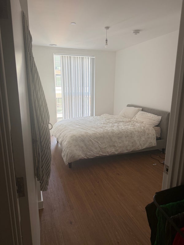 Room Headlam Road in Greater London