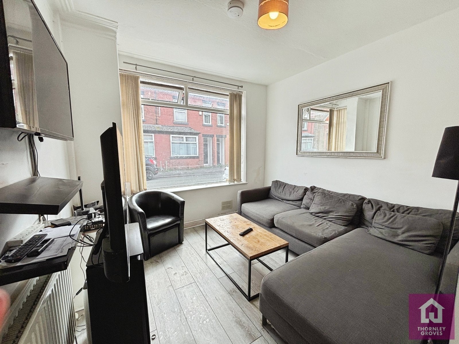 Room Braemar Road in Manchester