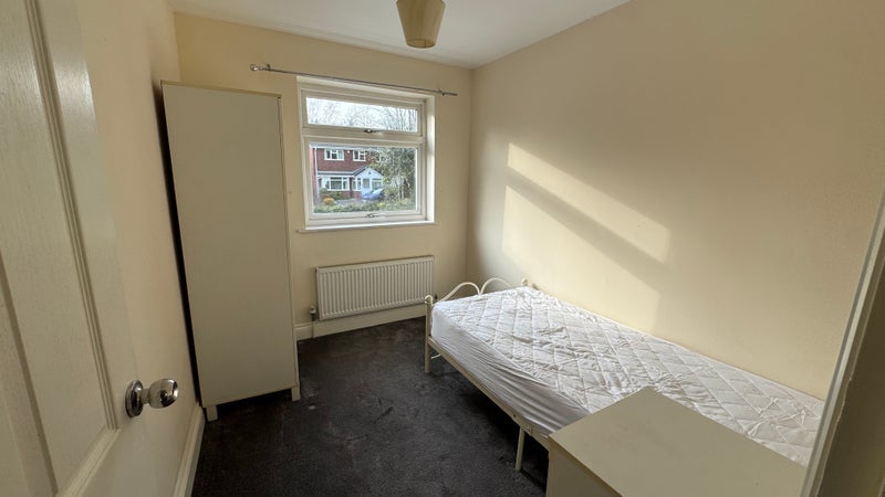 Room Wheeleys Road in Birmingham