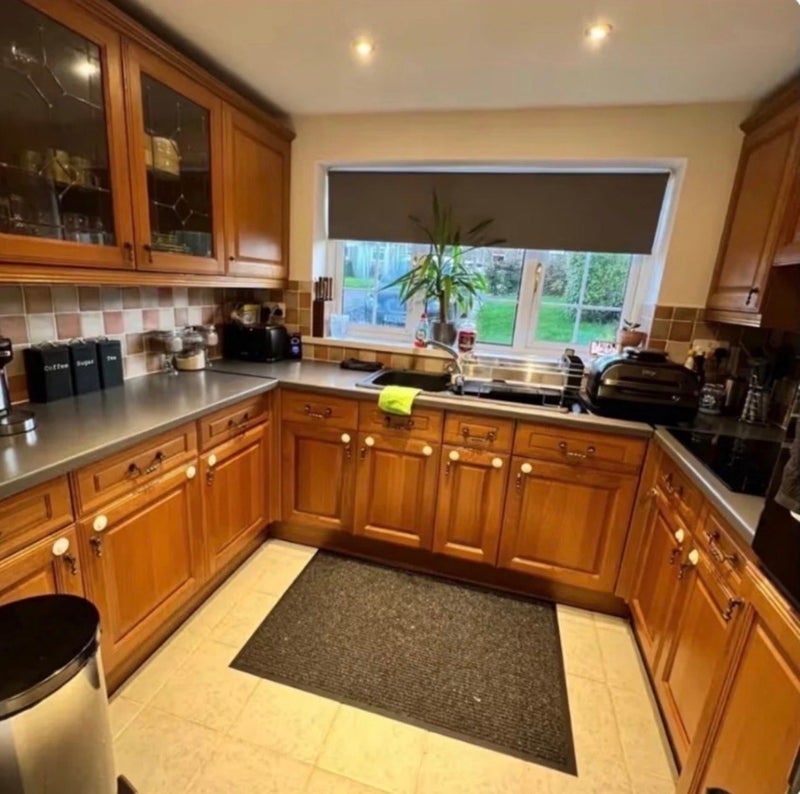 Room Grassmoor Close in Sheffield