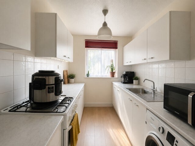 Flat Derby Road in Greater London