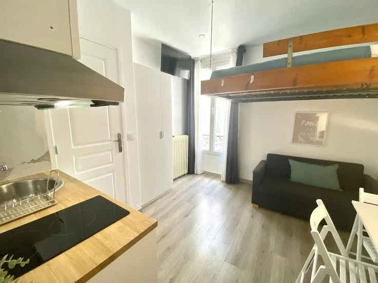 Flat Passage Cardinet in Paris