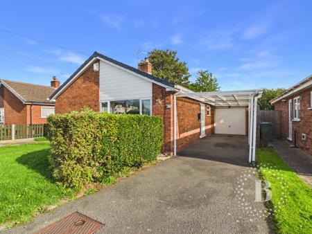 House Cedar Avenue in Shawbury