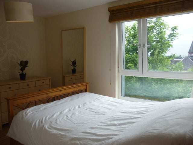 Flat Shuna Crescent in Glasgow