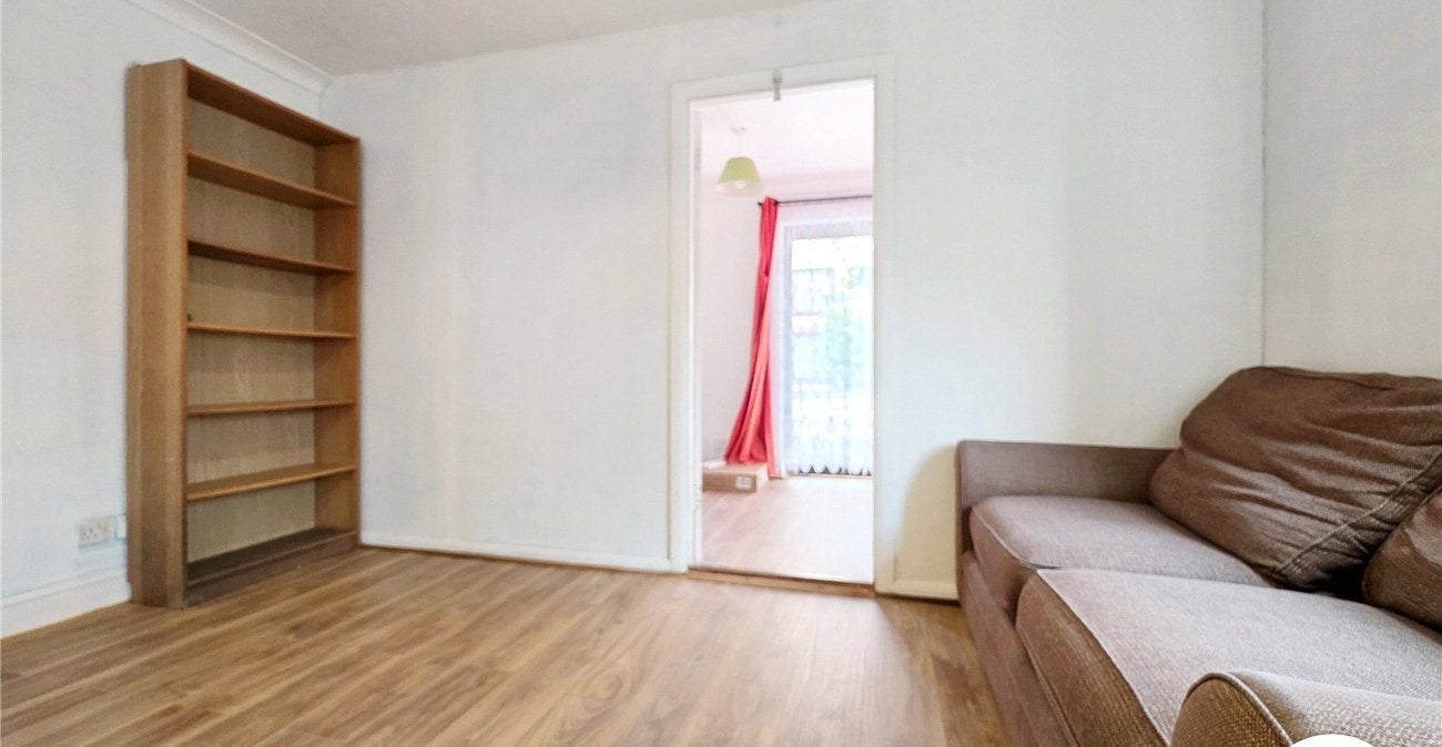Flat Pincott Place in Greater London