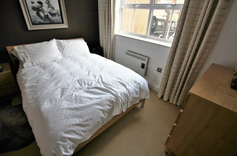 Flat Bellarmine Close in Greater London