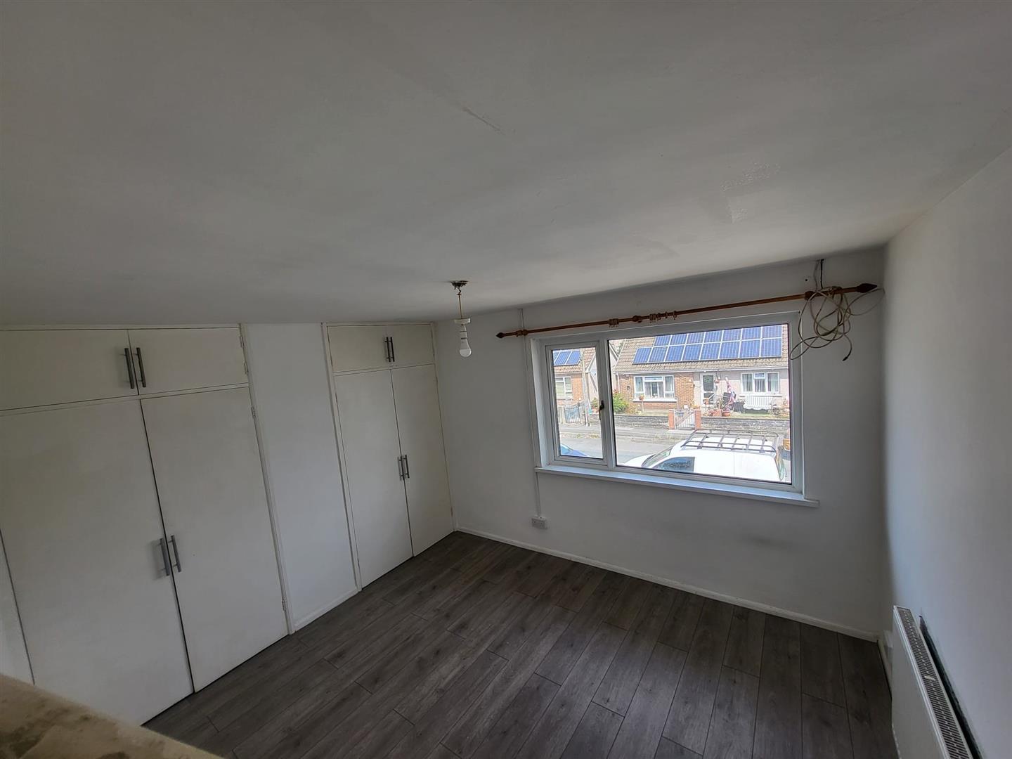 Flat Elm Crescent in Bryntirion