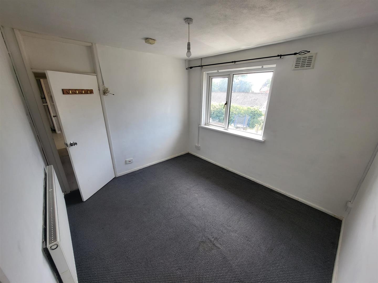 Flat Elm Crescent in Bryntirion
