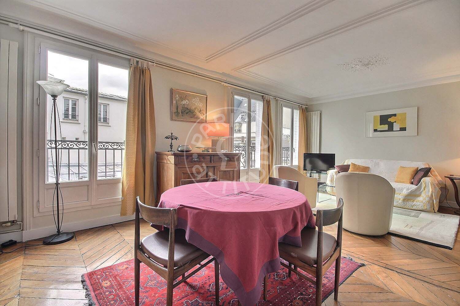 Appartement Rue des Halles à Paris