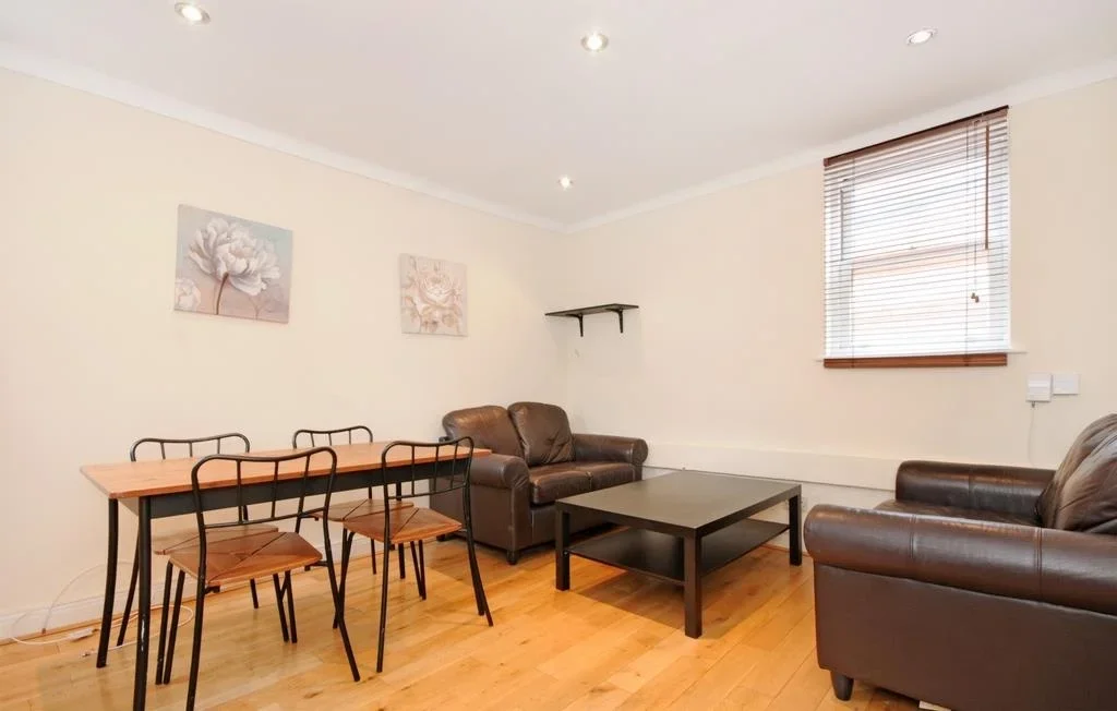 Flat Ladbroke Grove in Greater London