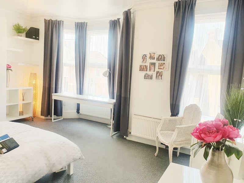 Room Salisbury Road in Greater London