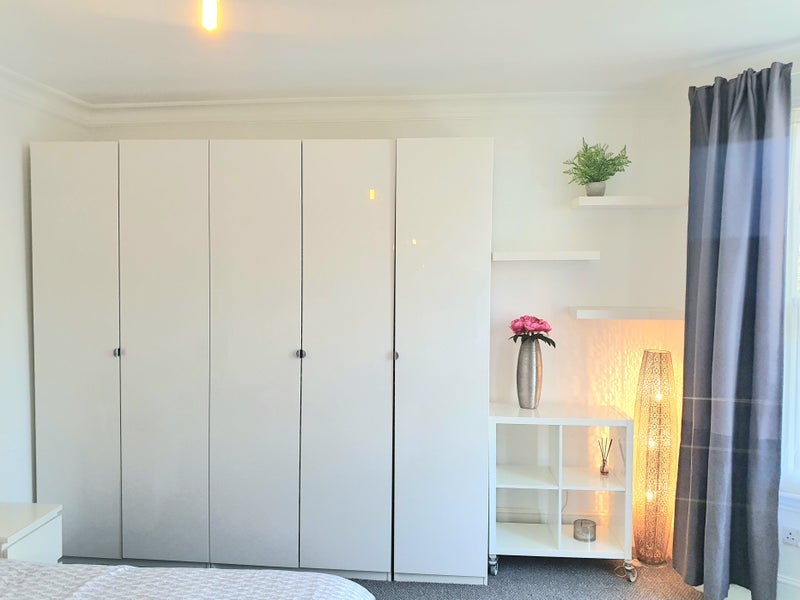 Room Salisbury Road in Greater London