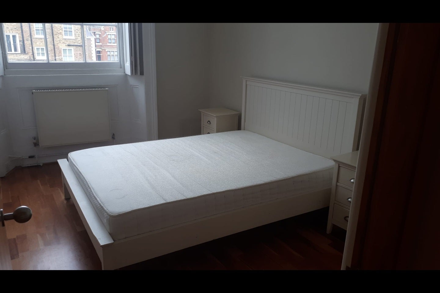 Flat Cornwall Gardens in Greater London