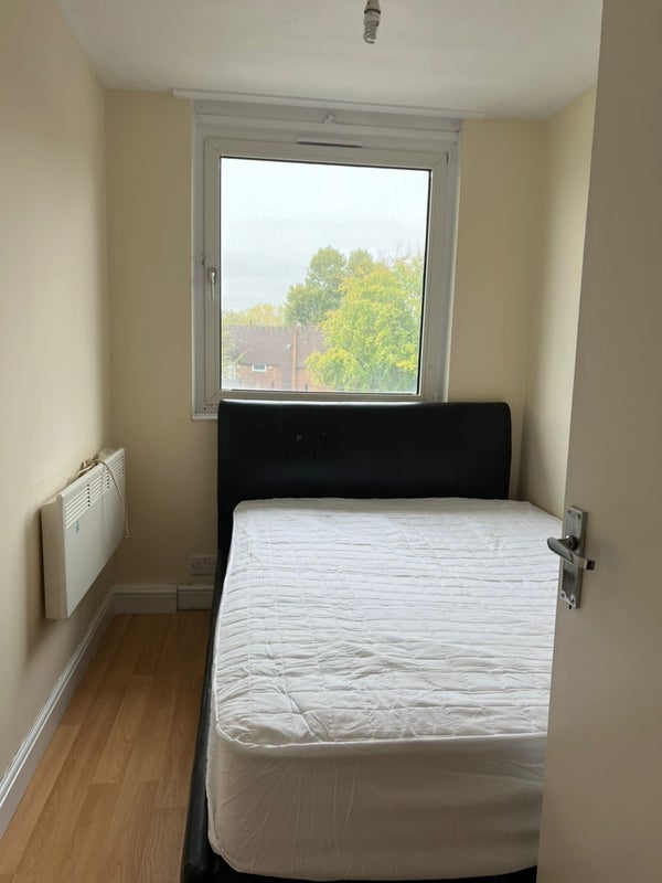 House Edward Place in Greater London