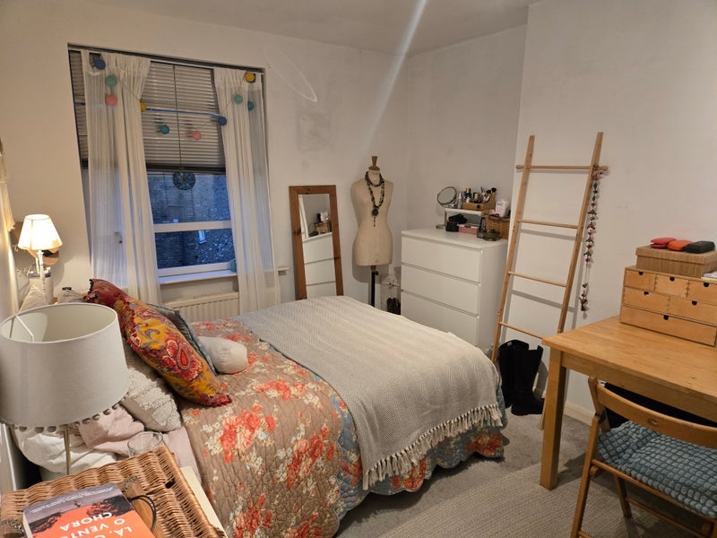 Flat Netherwood Road in Greater London