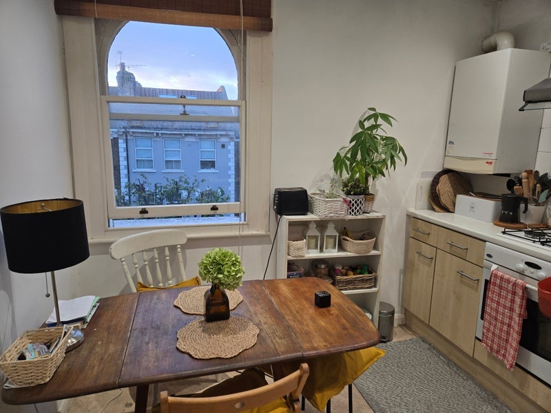 Flat Netherwood Road in Greater London