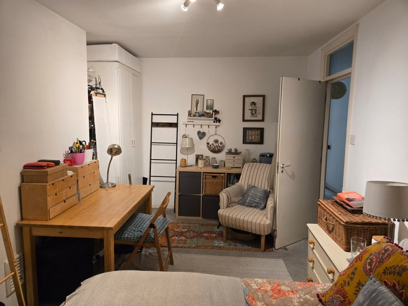 Flat Netherwood Road in Greater London