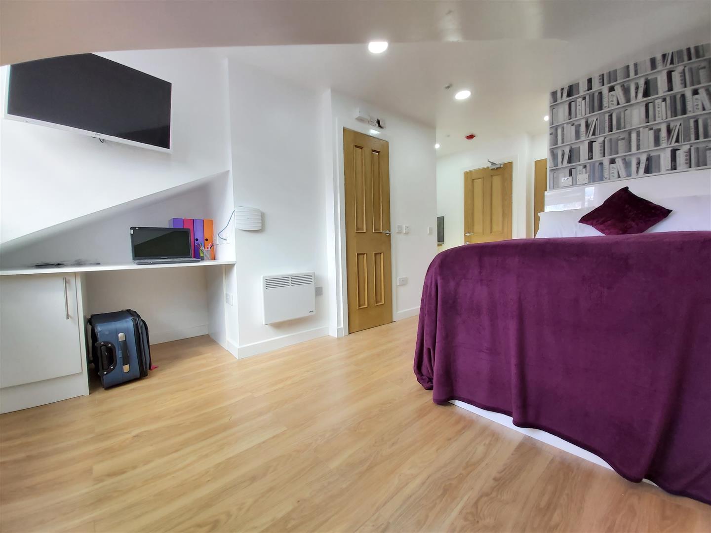 Room St Edward's Road in Birmingham