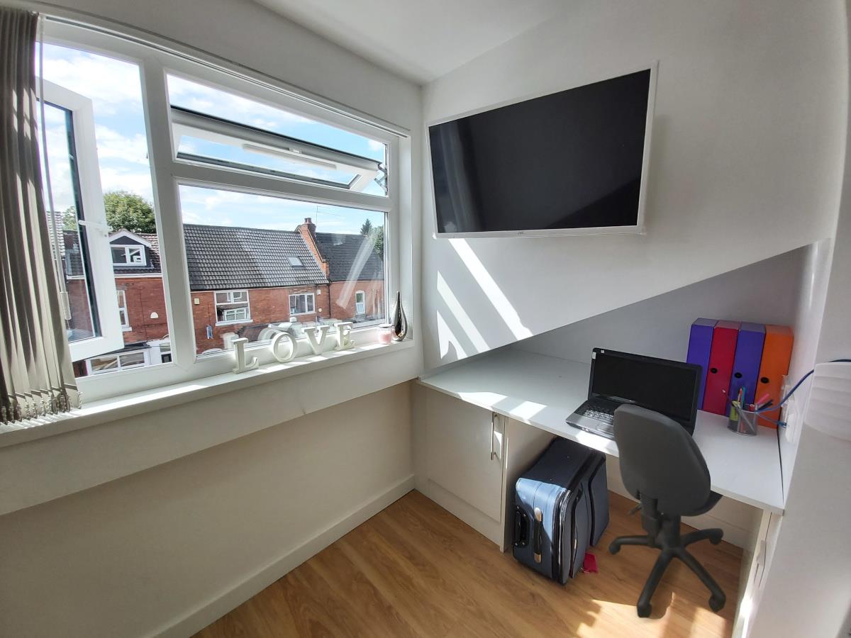 Room St Edward's Road in Birmingham