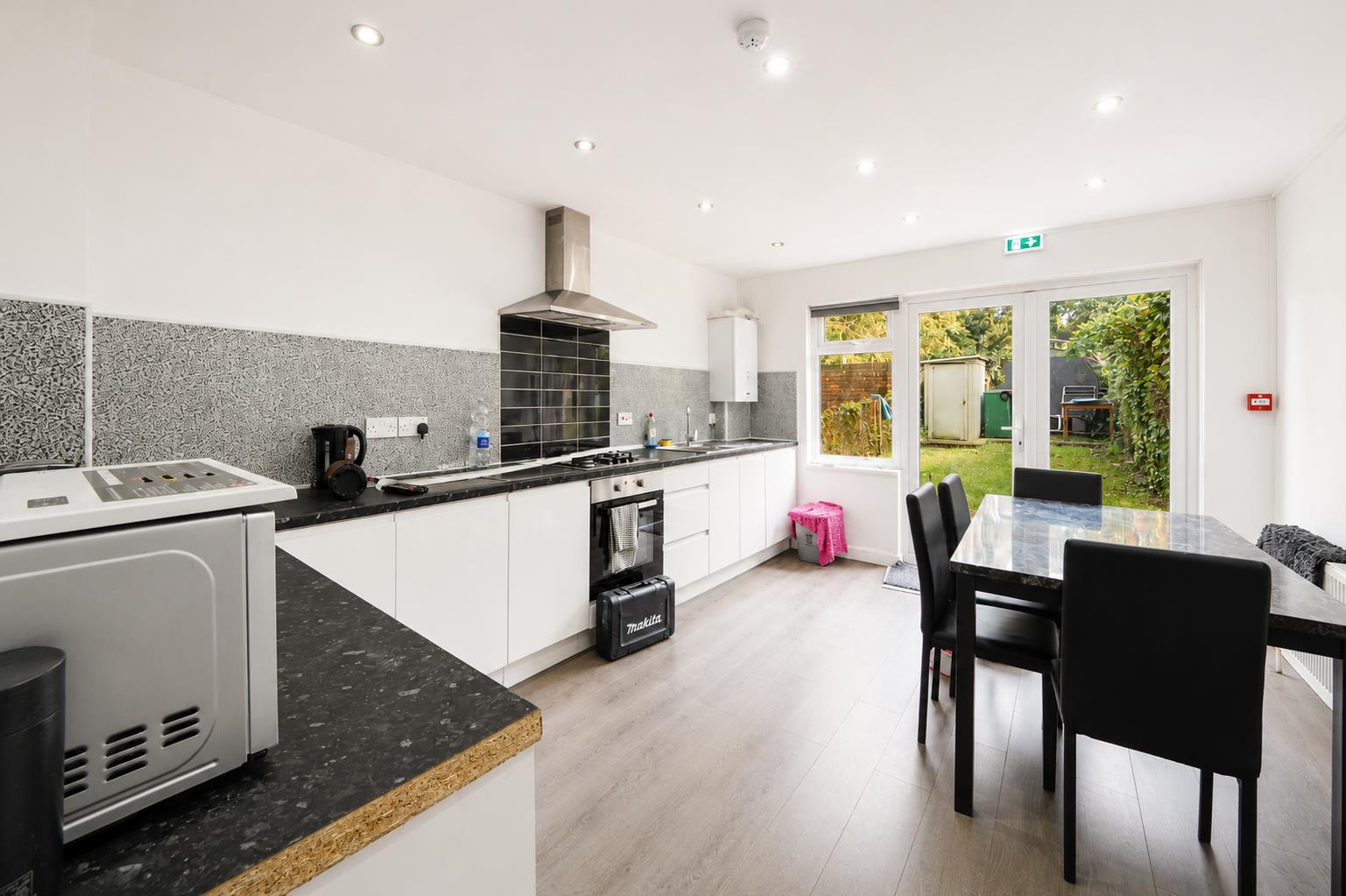 Room Morley Road in Greater London