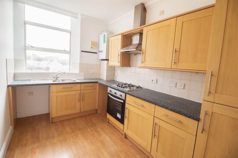 Flat Shanklin Court in Brighton and Hove