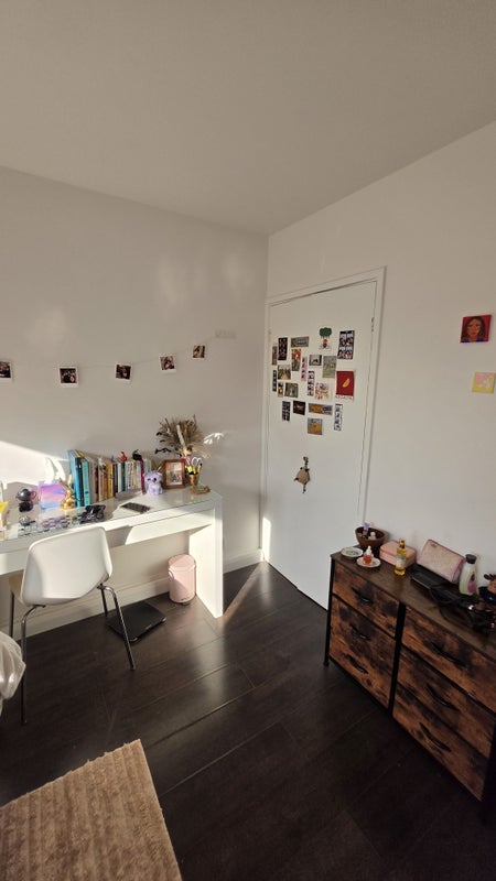 Room Stanworth Street in Greater London