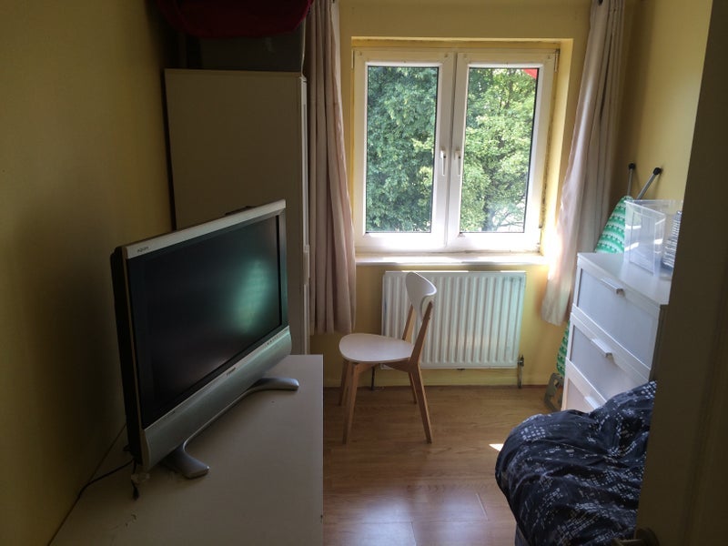 Room Lockton Close in Manchester