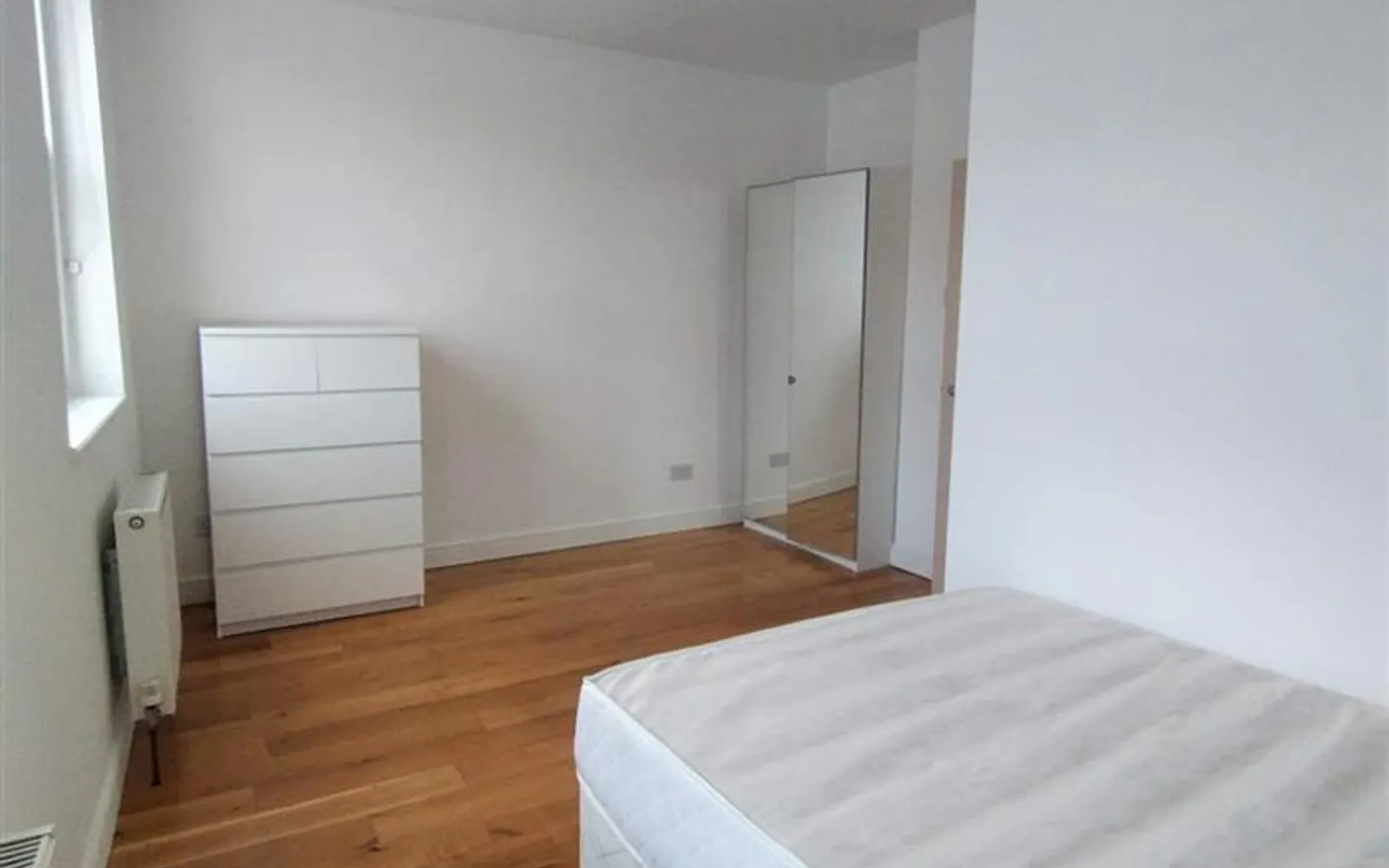Flat Caledonian Road in Greater London