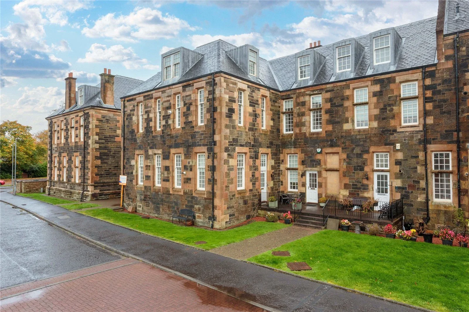 Flat Parklands View in Glasgow