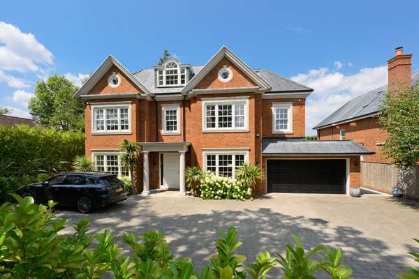 House Birds Hill Rise in Elmbridge