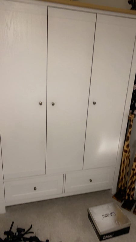 House Aquamarine Close in Crawley