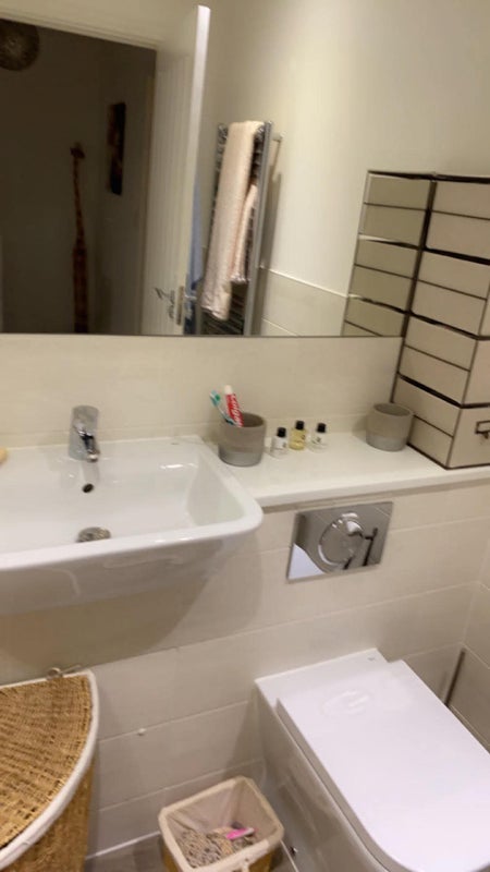 House Aquamarine Close in Crawley