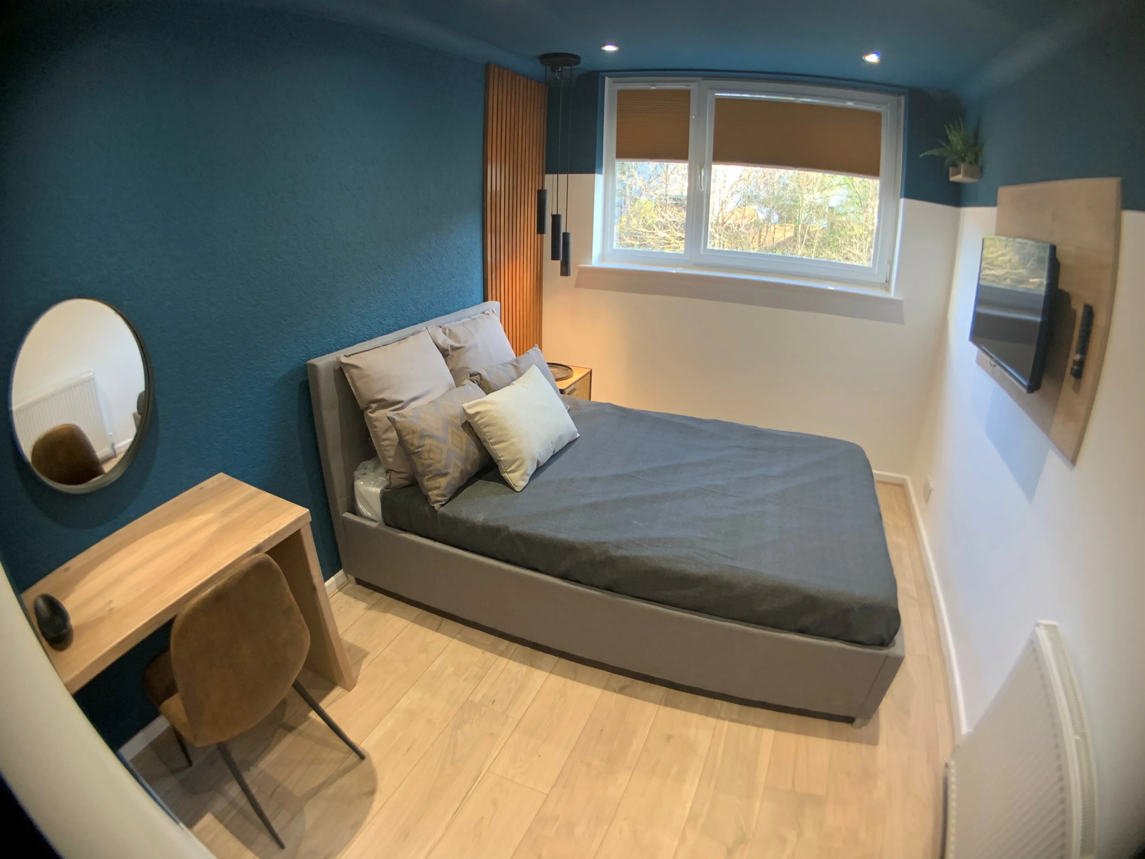 Room Gloucester Road in Exeter