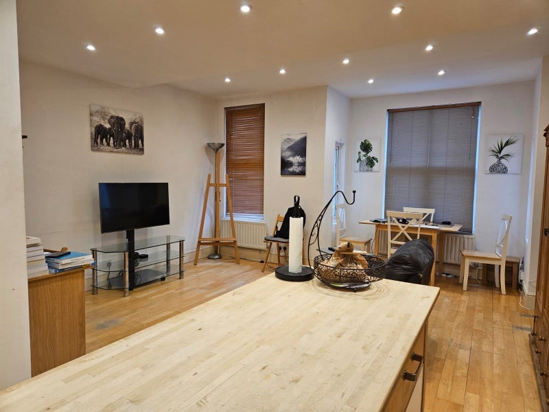 Room Elliscombe Road in Greater London