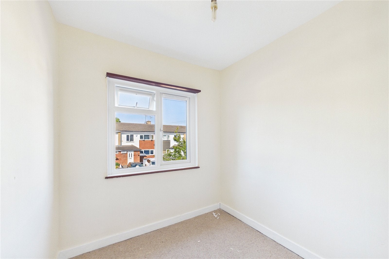 House Meadow Way in Theale