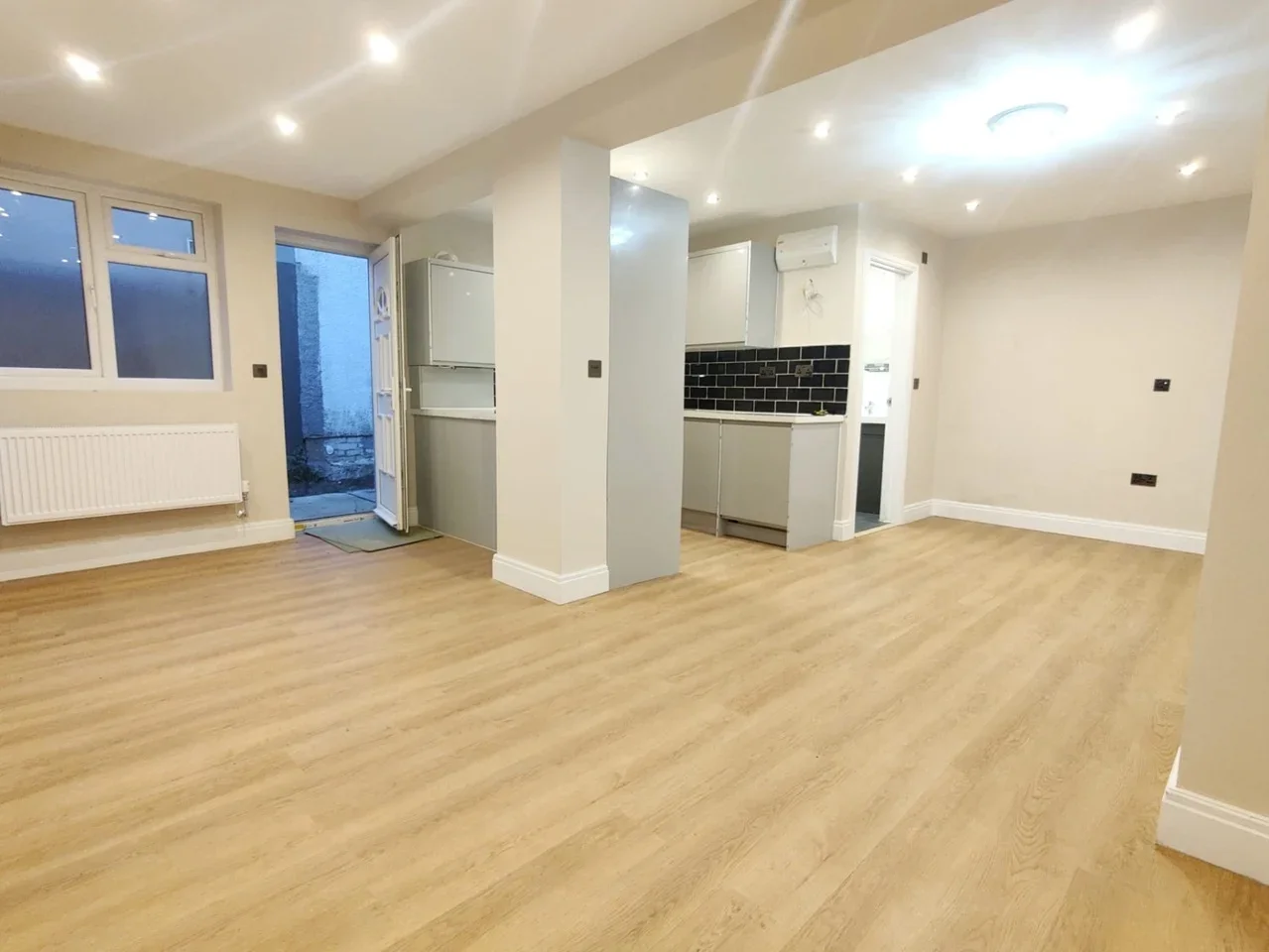 Flat Northborough Road in Greater London