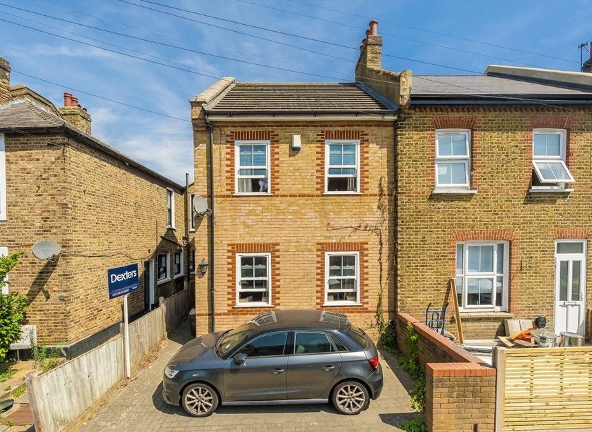 House Carlwell Street in Greater London