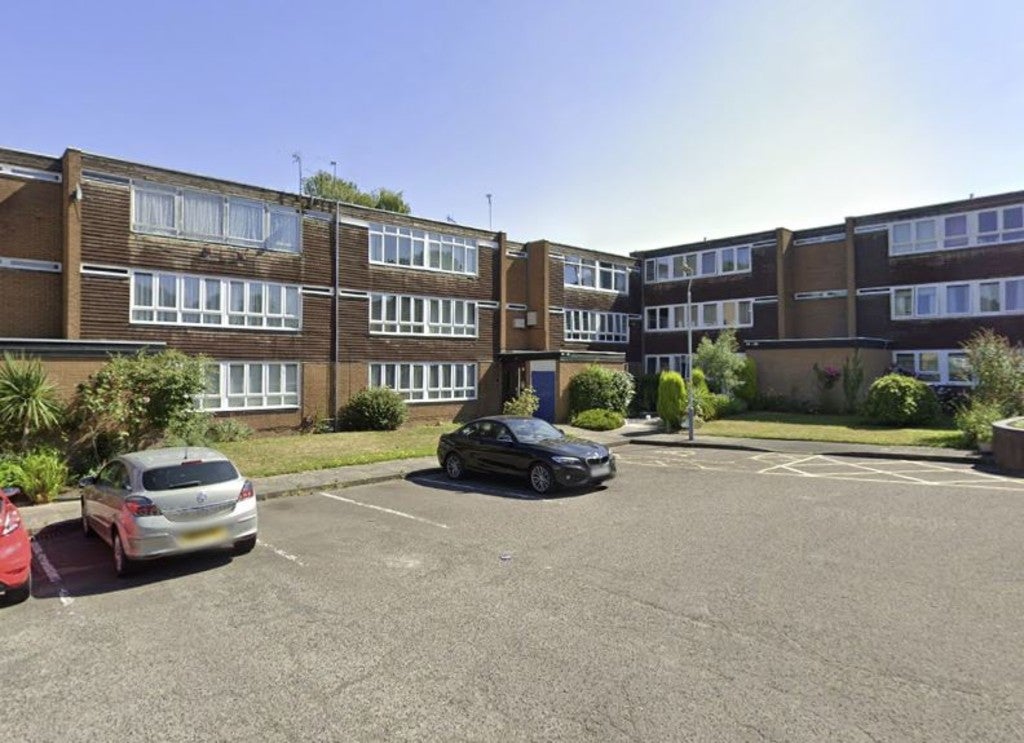 Flat Penn Road in Wolverhampton
