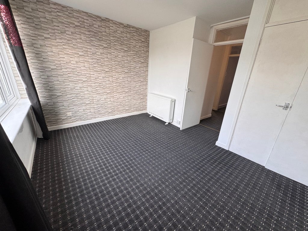 Flat Penn Road in Wolverhampton