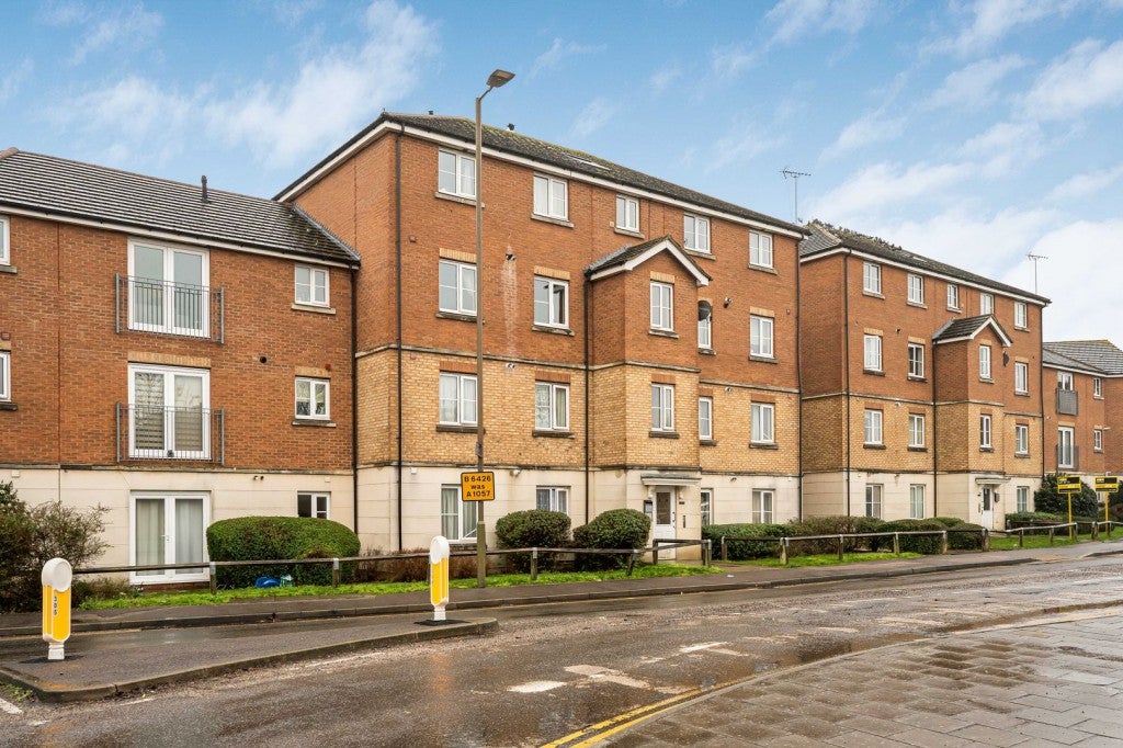 Flat St Lukes Court in Welwyn Hatfield