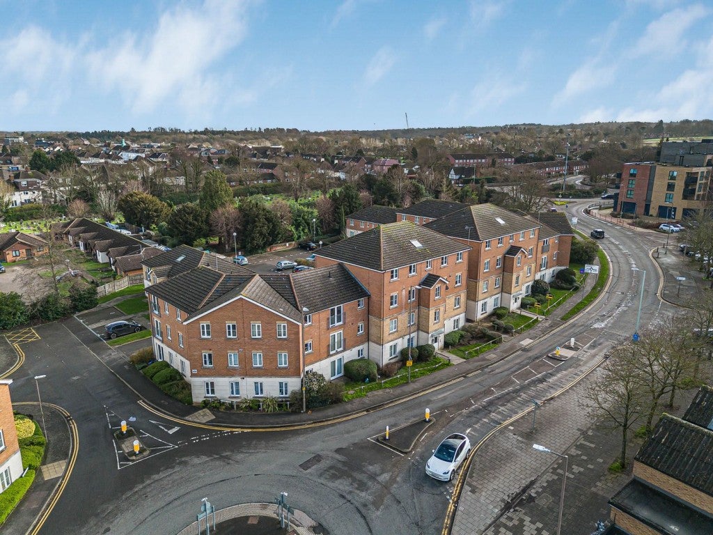 Flat St Lukes Court in Welwyn Hatfield