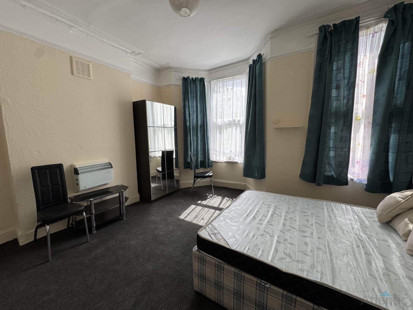 Flat Leigham Vale in Greater London