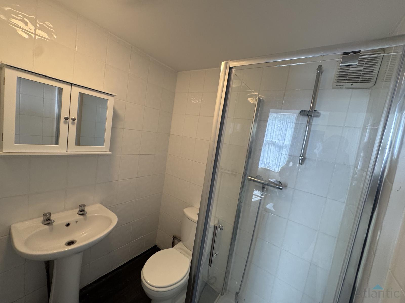 Flat Leigham Vale in Greater London