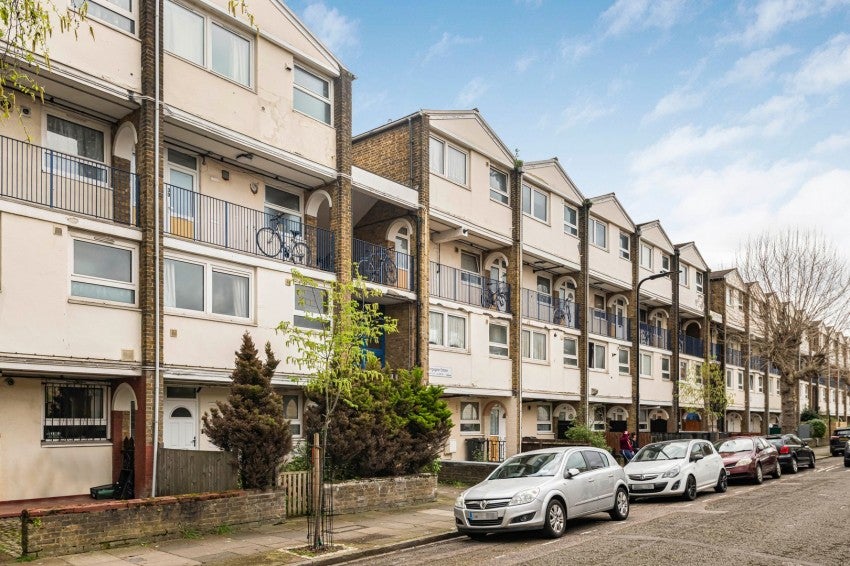 Flat Tottenham Road in Greater London